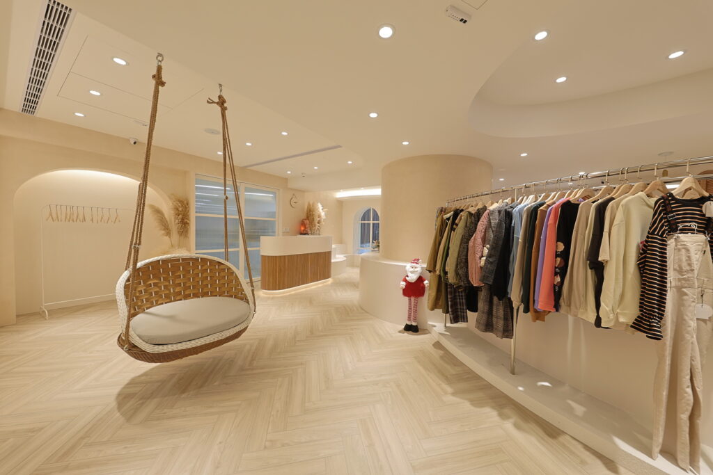 店面設計｜新莊服飾店｜綺羅室內設計